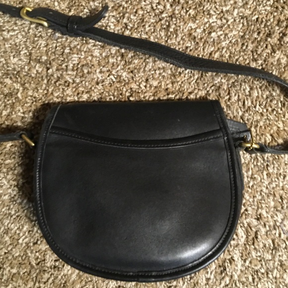 Vintage Coach Classic Black Leather Shoulder Bag - Picture 3 of 8